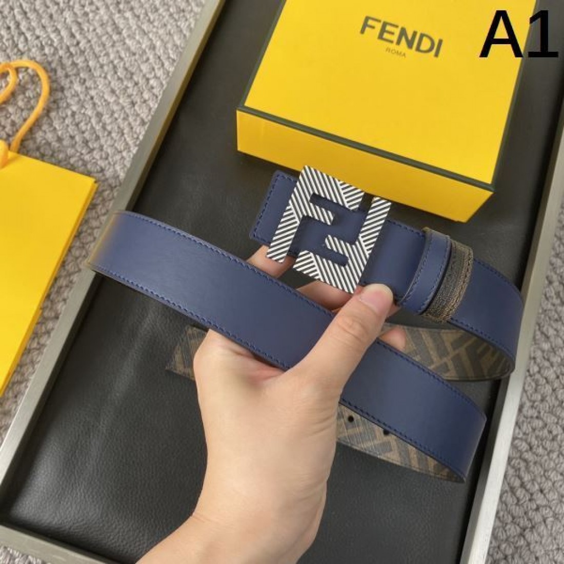 クラシック モダンなデザインの FENDI フェンデイ スーパー コピー ベルト