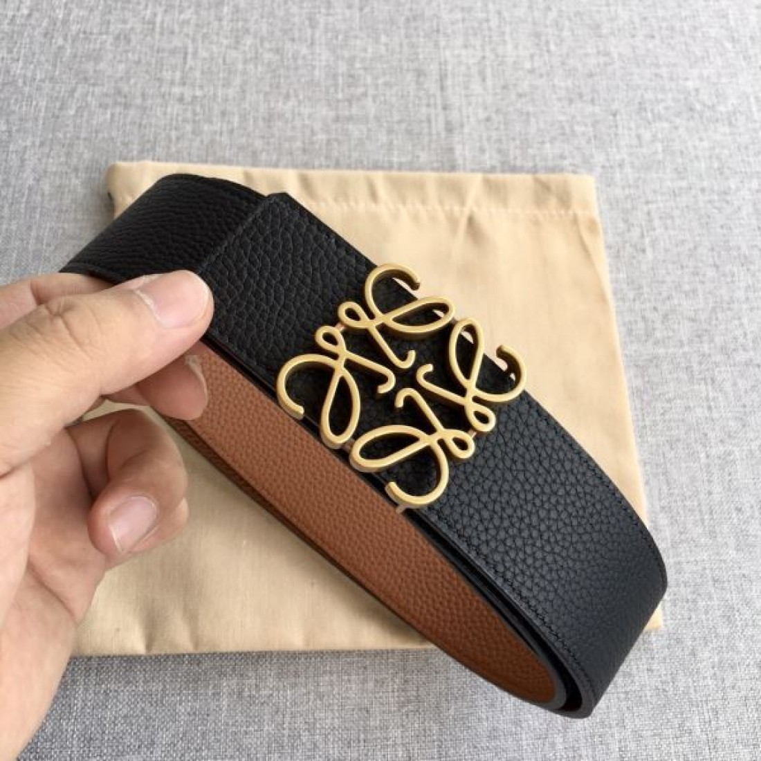 ロエベ コピー ベルト LOEWE 大人っぽい 落ち着いた 洗練されたデザイン