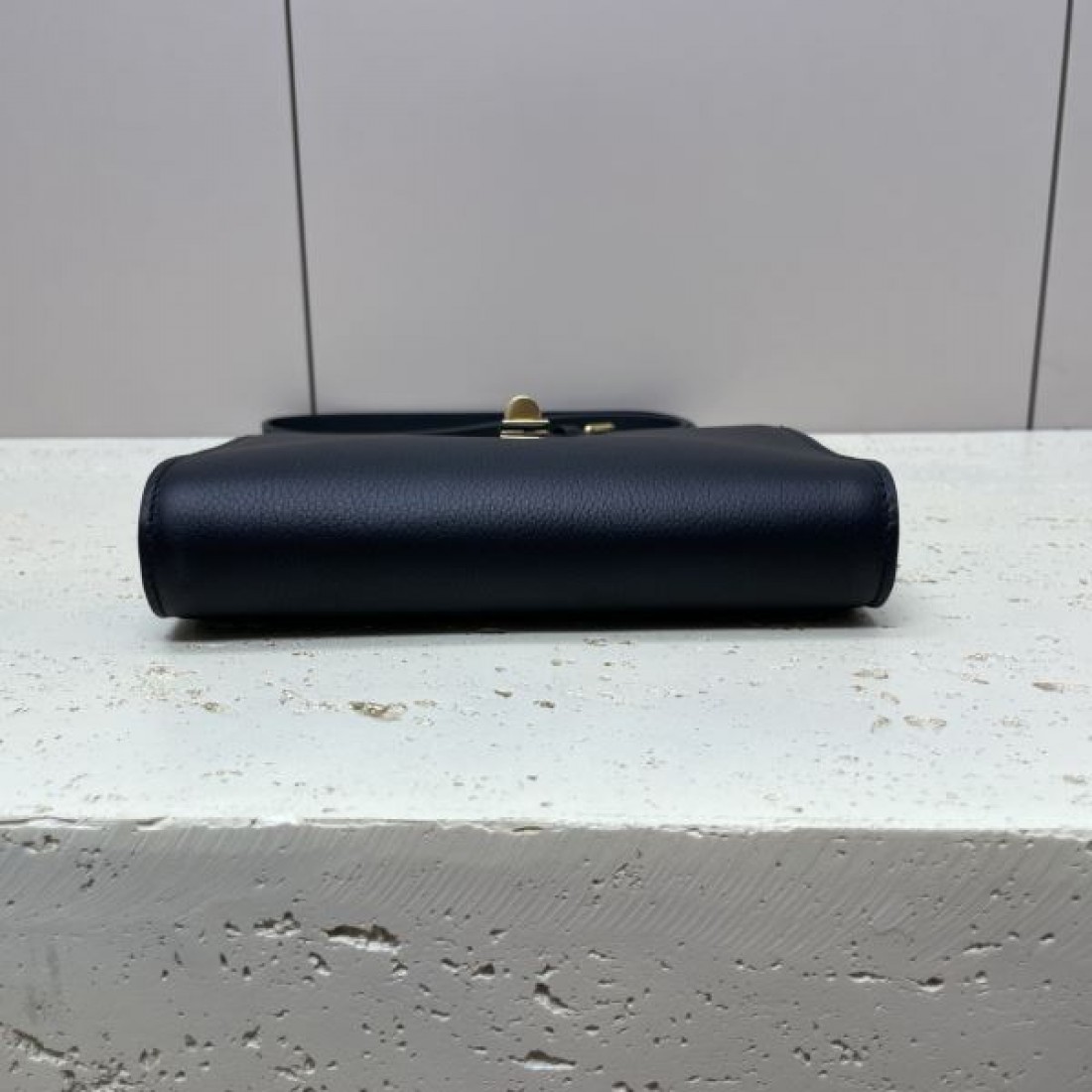 自分へのご褒美に CELINE セリーヌ コピー ショルダーバッグ ギフトにも最適