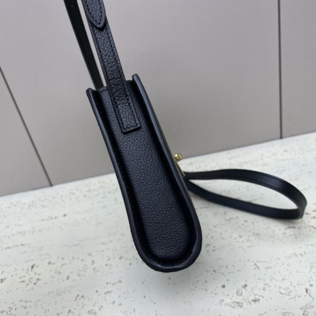 自分へのご褒美に CELINE セリーヌ コピー ショルダーバッグ ギフトにも最適