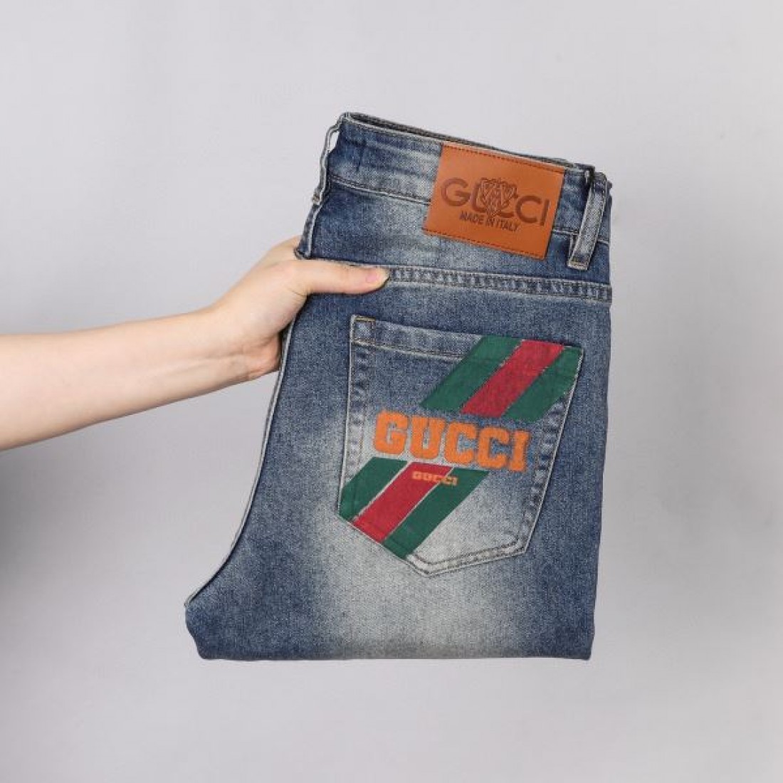 スタイリッシュなスタイル！GUCCI グッチ コピー ジーパン 一瞬で華やぐ
