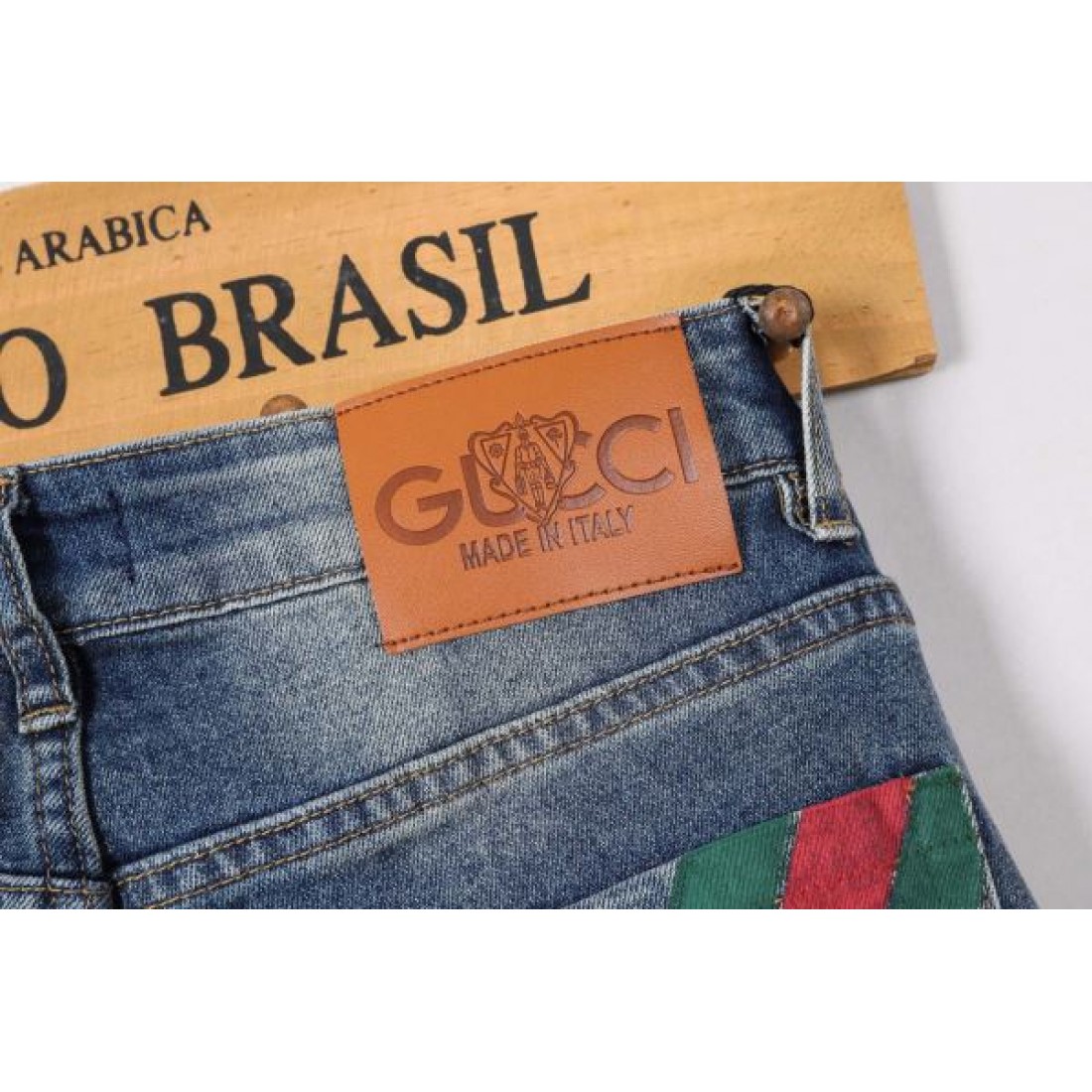 スタイリッシュなスタイル！GUCCI グッチ コピー ジーパン 一瞬で華やぐ