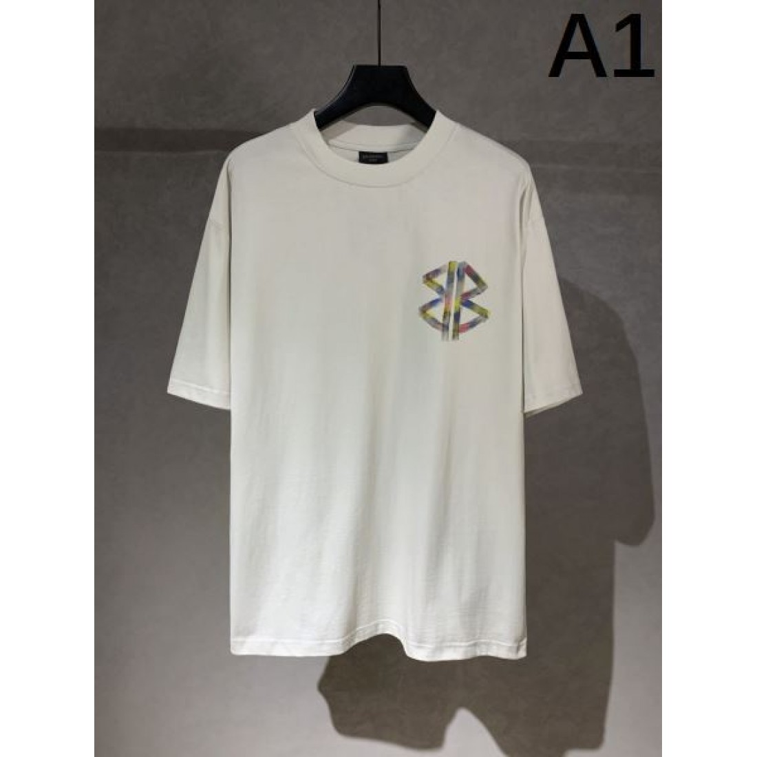 大人カジュアルに BALENCIAGA バレンシアガ コピー 半袖Tシャツ 早い者勝ち