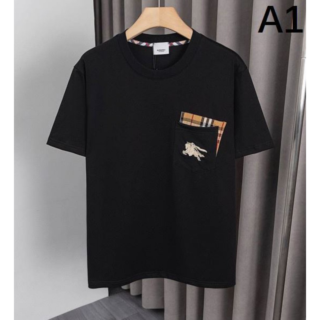 上品でナチュラルな BURBERRY バーバリー コピー 半袖Tシャツ 大人の魅力