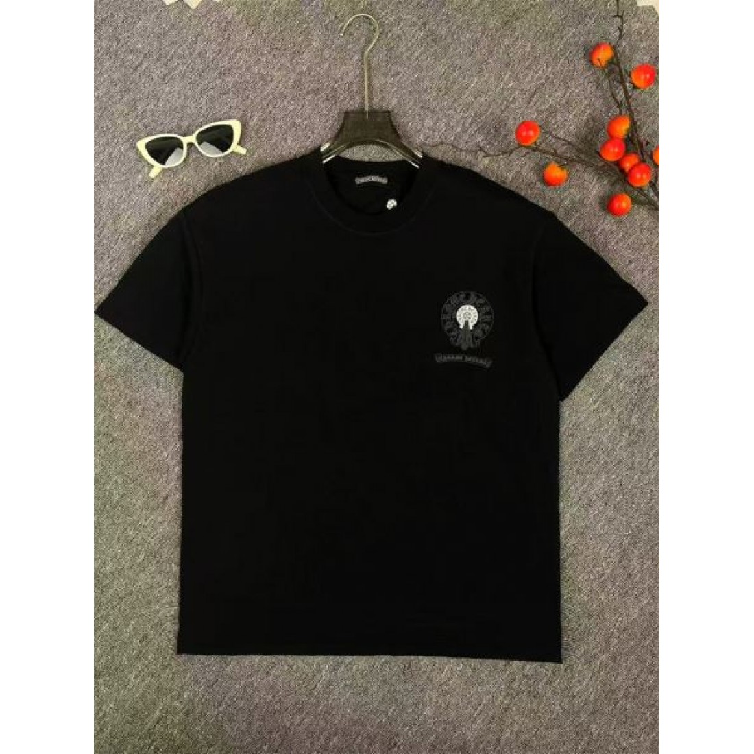 CHROME HEARTS クロムハーツ 偽物 半袖Tシャツ で纏う洗練された大胆さ
