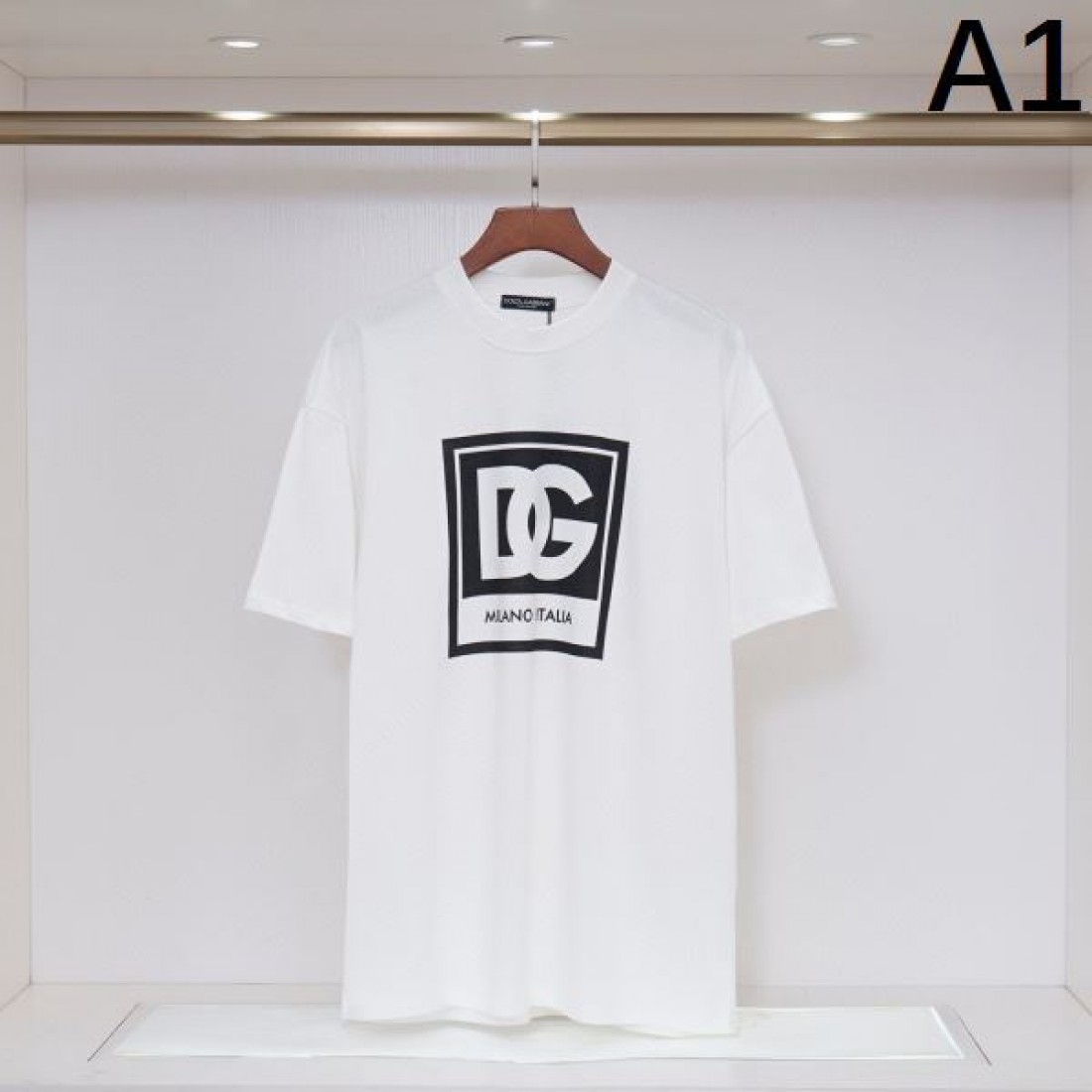 DOLCE＆GABBANA ドルチェ＆ガッバーナ コピー 半袖Tシャツ 個性 自由な美意識