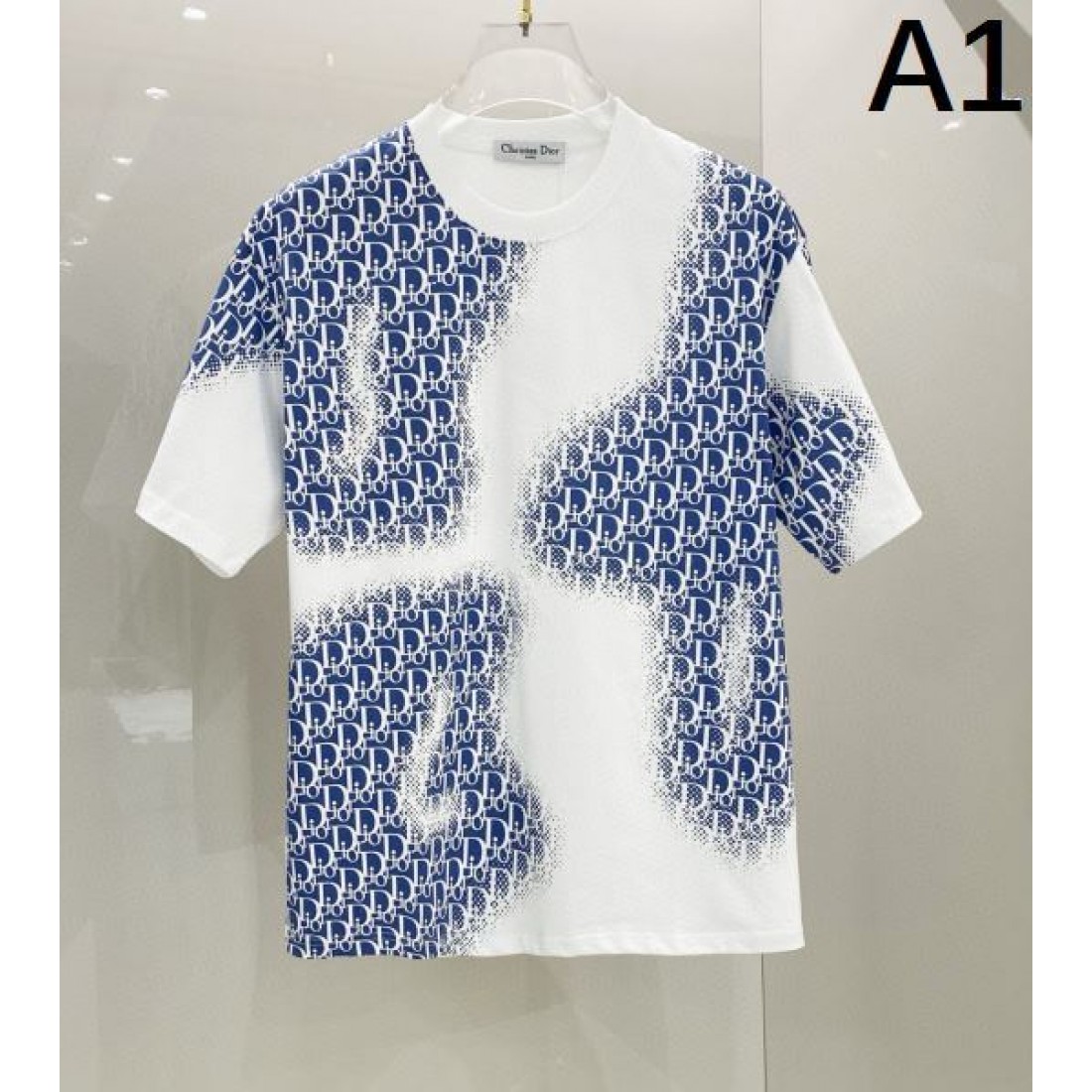モダンな雰囲気 DIOR ディオール コピー 半袖Tシャツ 大人の余裕を感じる