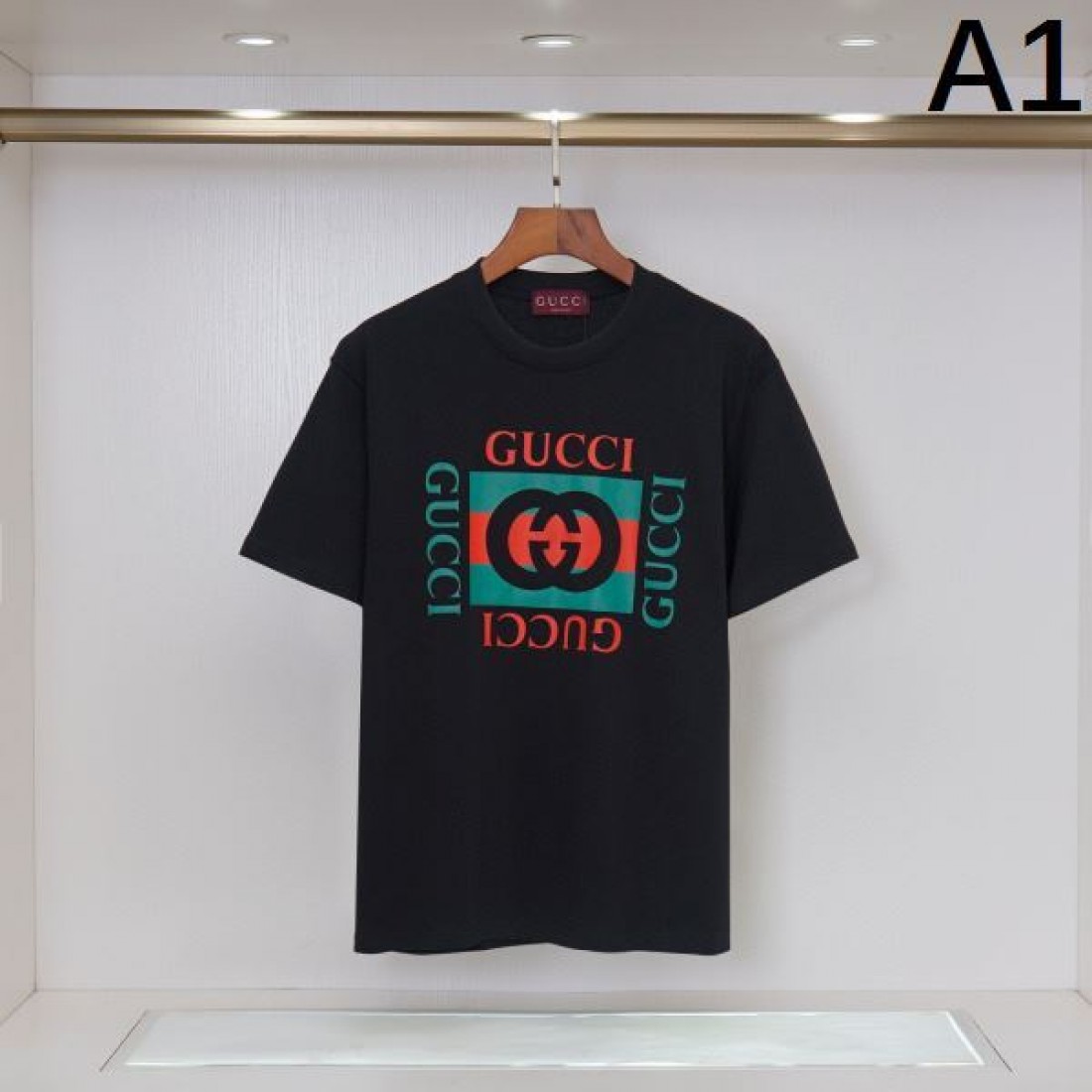 GUCCI グッチ 偽物 半袖Tシャツ で纏う上品で柔らかな雰囲気