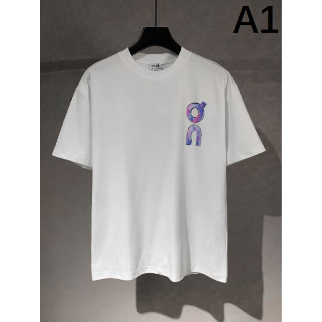 都会的でスマートなスタイルに ロエベ コピー 半袖Tシャツ LOEWE