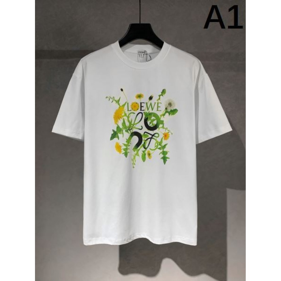 LOEWE ロエベ コピー 半袖Tシャツ 自然体で魅せる 柔らかく