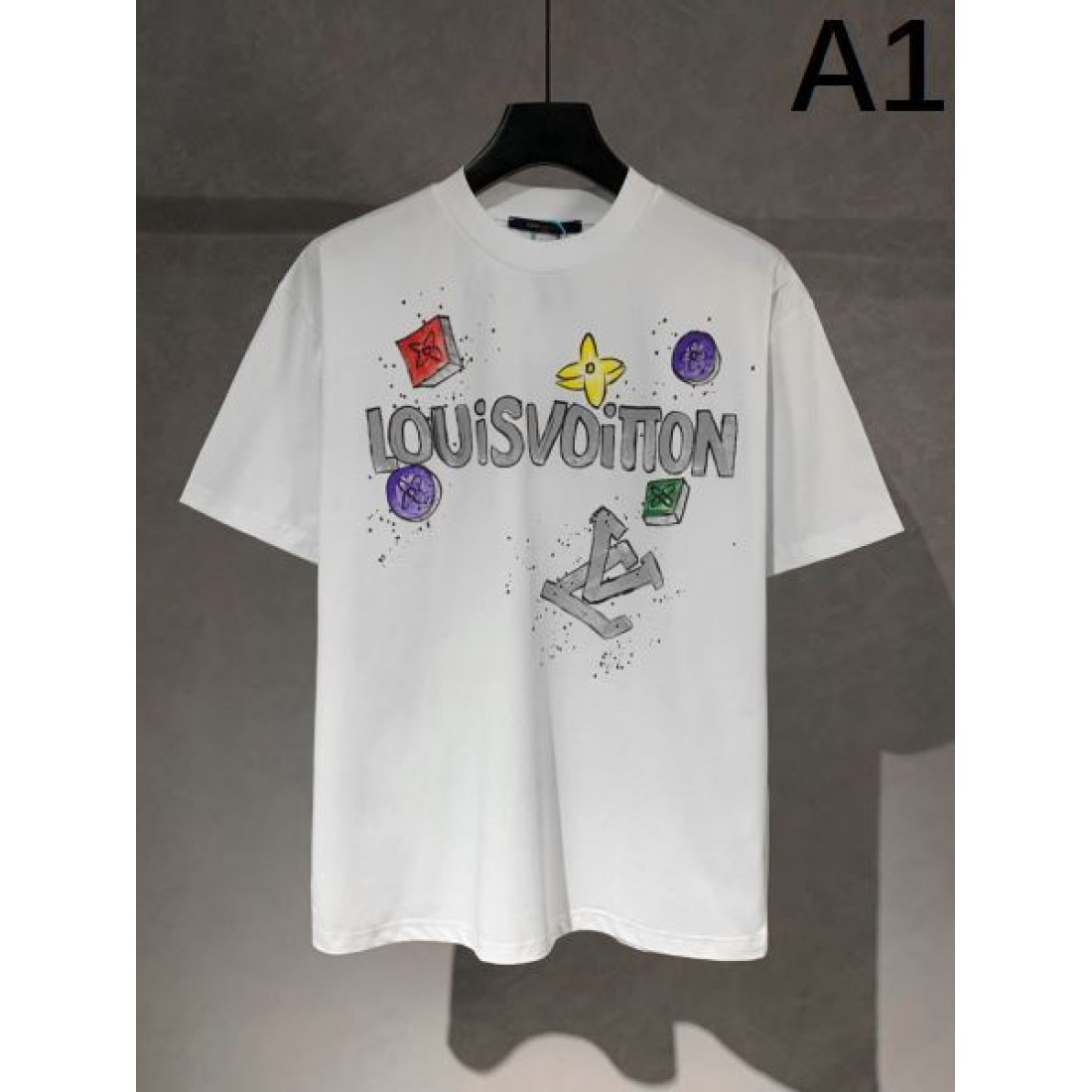 季節限定商品 LOUIS VUITTON ルイヴィトン コピー 半袖Tシャツ 最高峰の品質