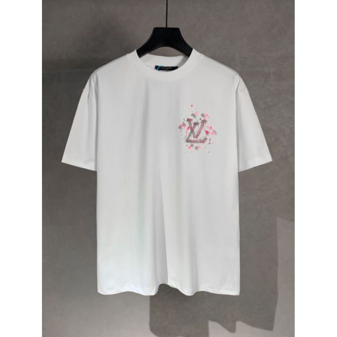 春夏新作コレクション LOUIS VUITTON ルイヴィトン コピー 半袖Tシャツ 夏に映えるアイテム