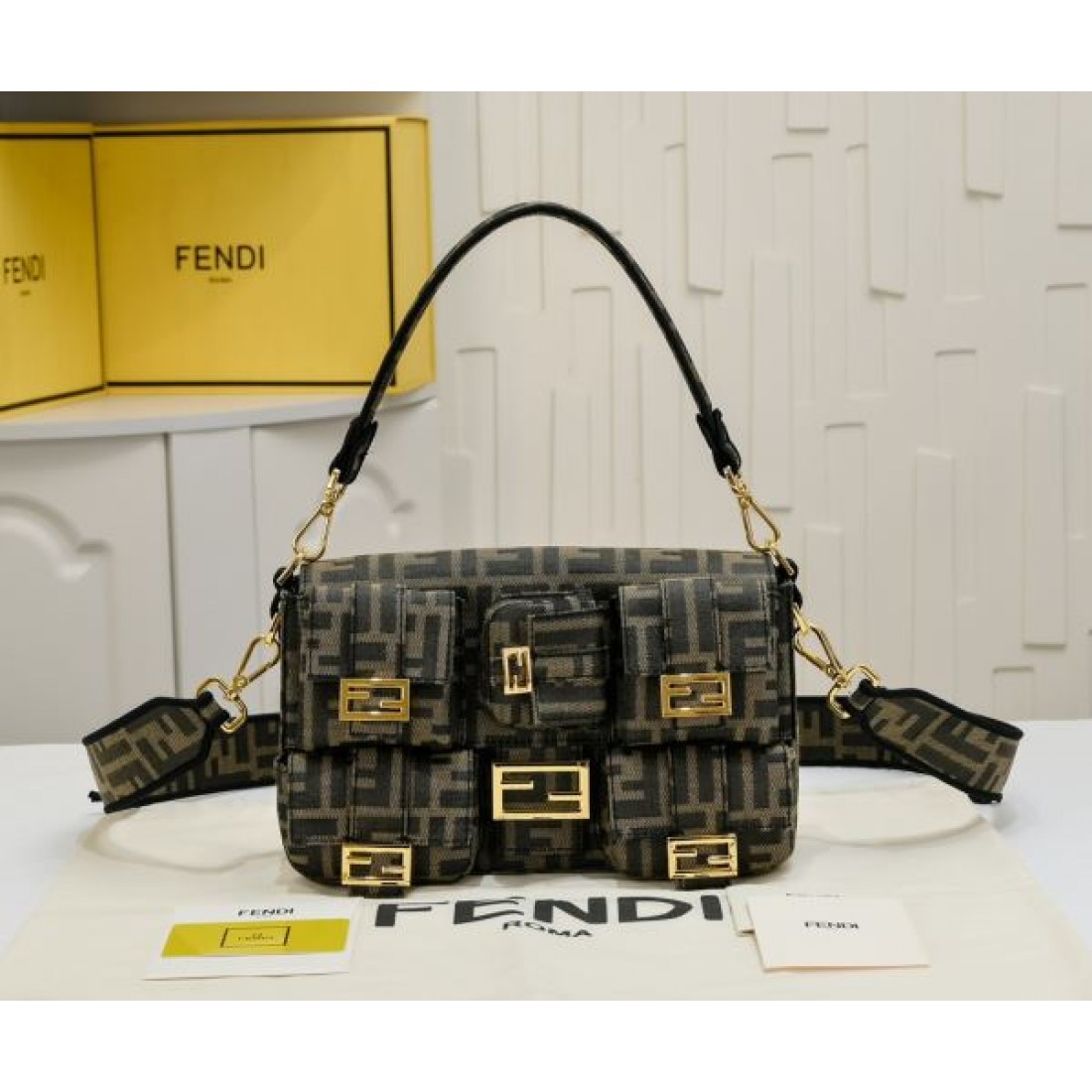 今季イチオシ FENDI フェンデイ コピー トートバッグ 季節感たっぷり