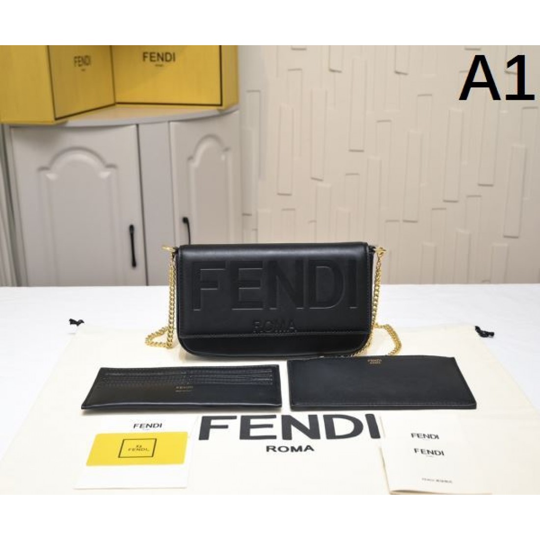 FENDI フェンデイ コピー トートバッグ 洗練されたシンプルさと軽やかさが魅力