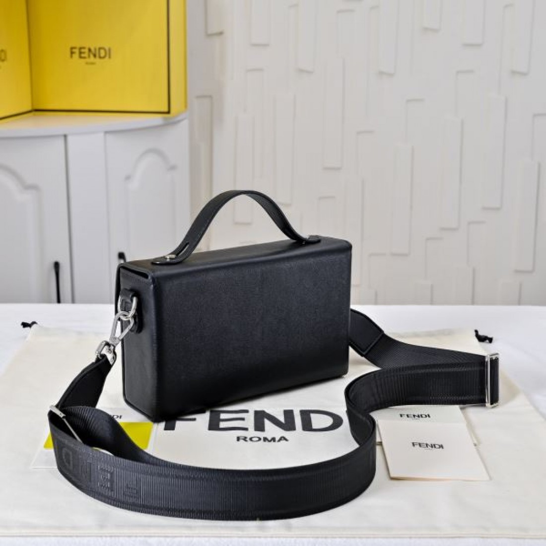 エレガントで実用的な FENDI フェンデイ コピー トートバッグ で差をつける