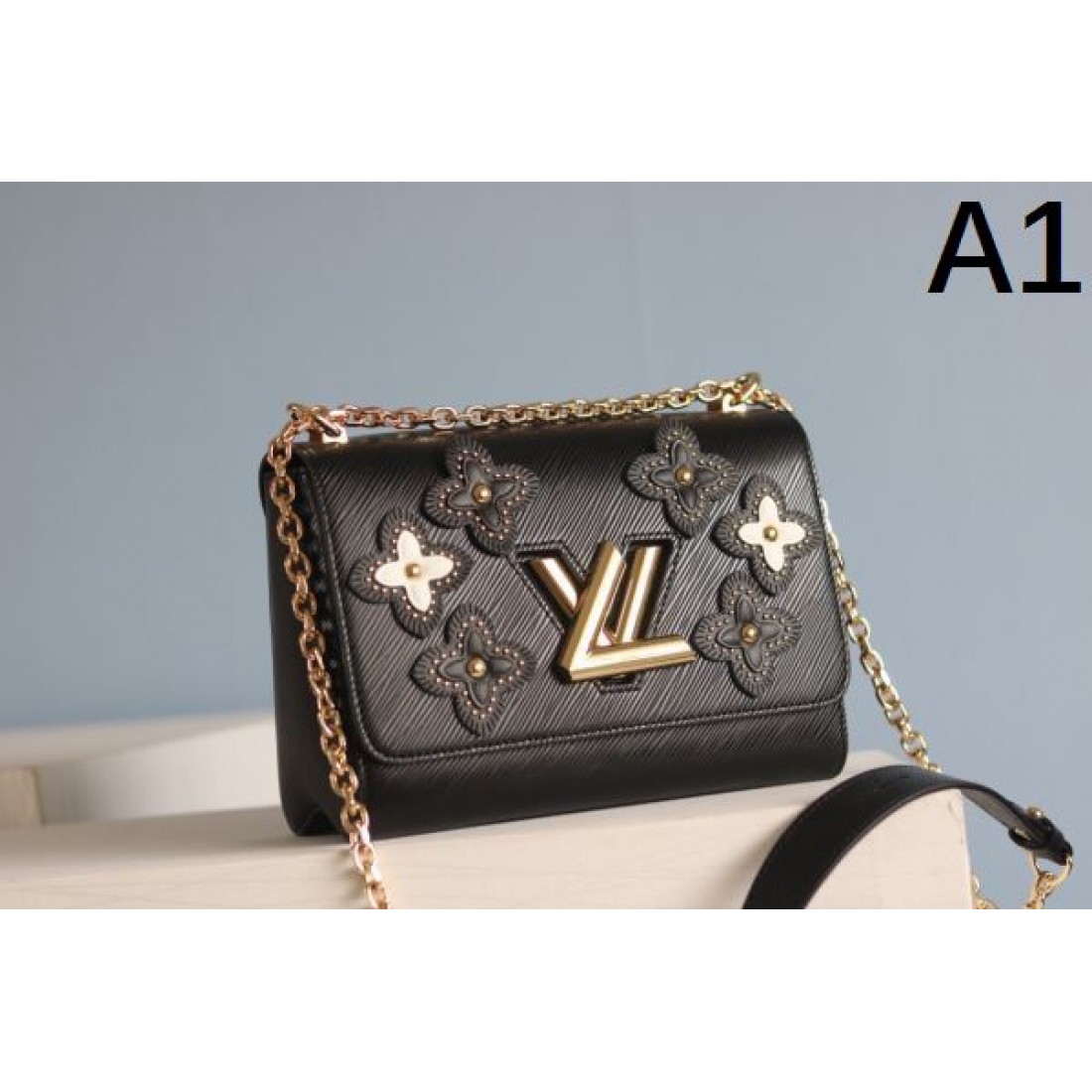 エレガントでモダンな LOUIS VUITTON ルイヴィトン コピー ショルダーバッグ