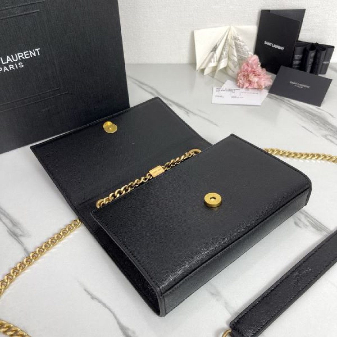 オールシーズン活躍 YSL イヴ サンローラン コピー ショルダーバッグ 大人カジュアルに