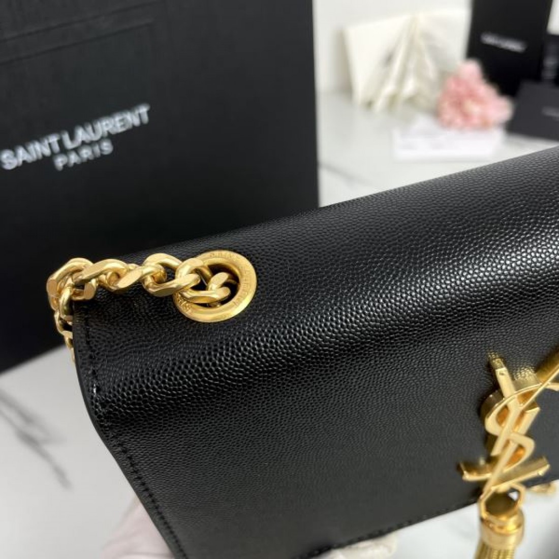 オールシーズン活躍 YSL イヴ サンローラン コピー ショルダーバッグ 大人カジュアルに