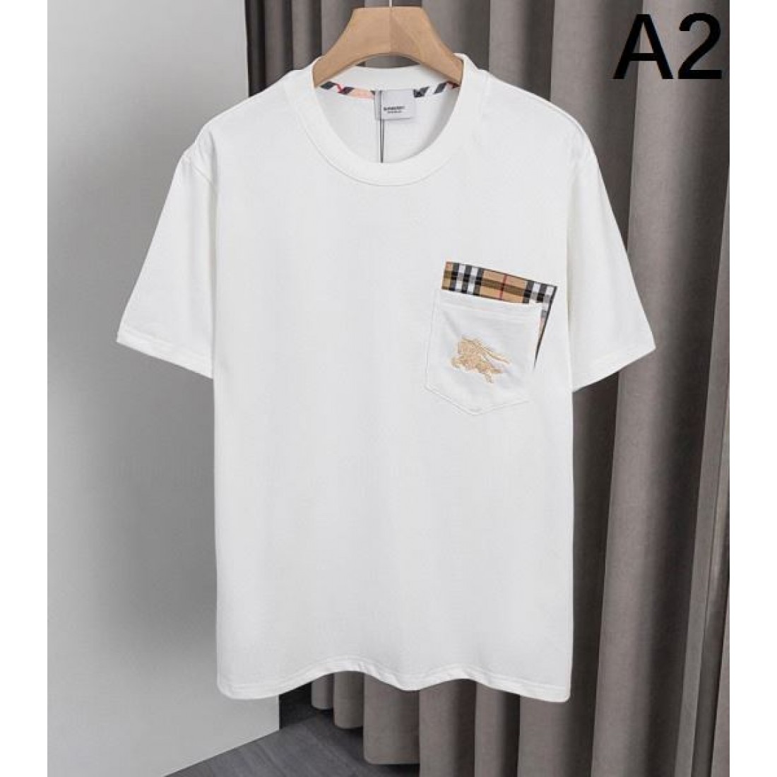 上品でナチュラルな BURBERRY バーバリー コピー 半袖Tシャツ 大人の魅力