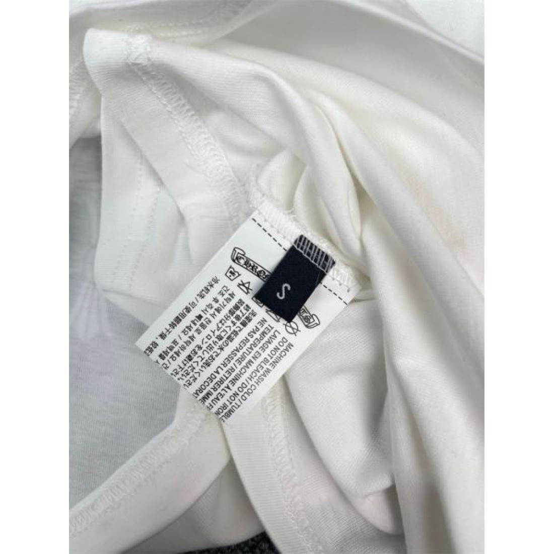 力強く個性的な CHROME HEARTS クロムハーツ 偽物 半袖Tシャツ 存在感