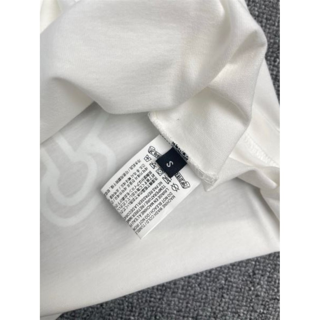 ラグジュアリーでエッジの効いた クロムハーツ 偽物 半袖Tシャツ CHROME HEARTS