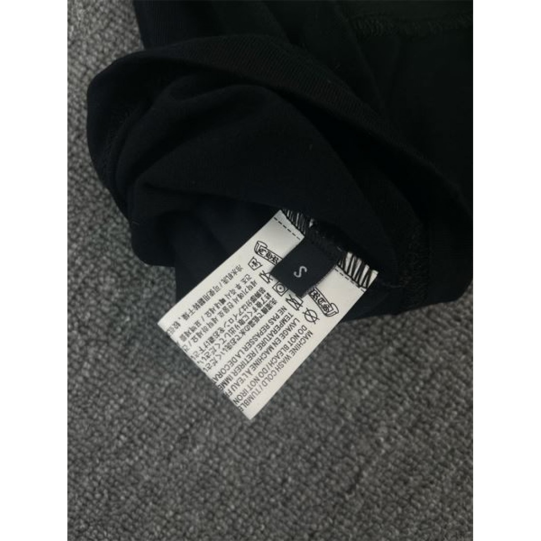 CHROME HEARTS クロムハーツ 偽物 半袖Tシャツ 無骨でスタイリッシュな印象に