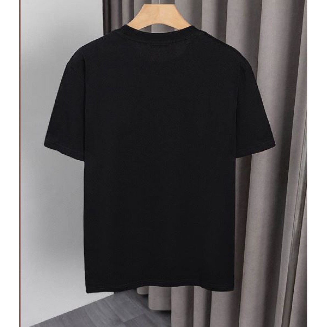 魅惑的 DOLCE＆GABBANA ドルチェ＆ガッバーナ コピー 半袖Tシャツ 存在感抜群