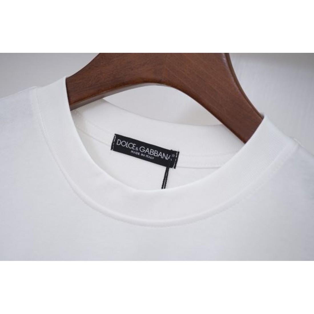 DOLCE＆GABBANA ドルチェ＆ガッバーナ コピー 半袖Tシャツ 個性 自由な美意識