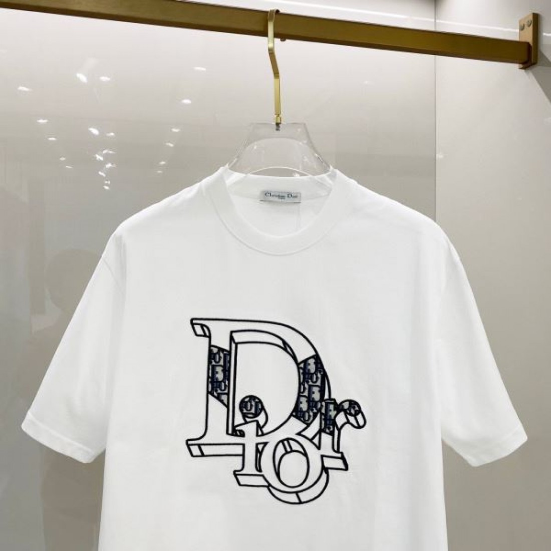 DIOR ディオール コピー 半袖Tシャツ 洗練された中に映える柔らかで