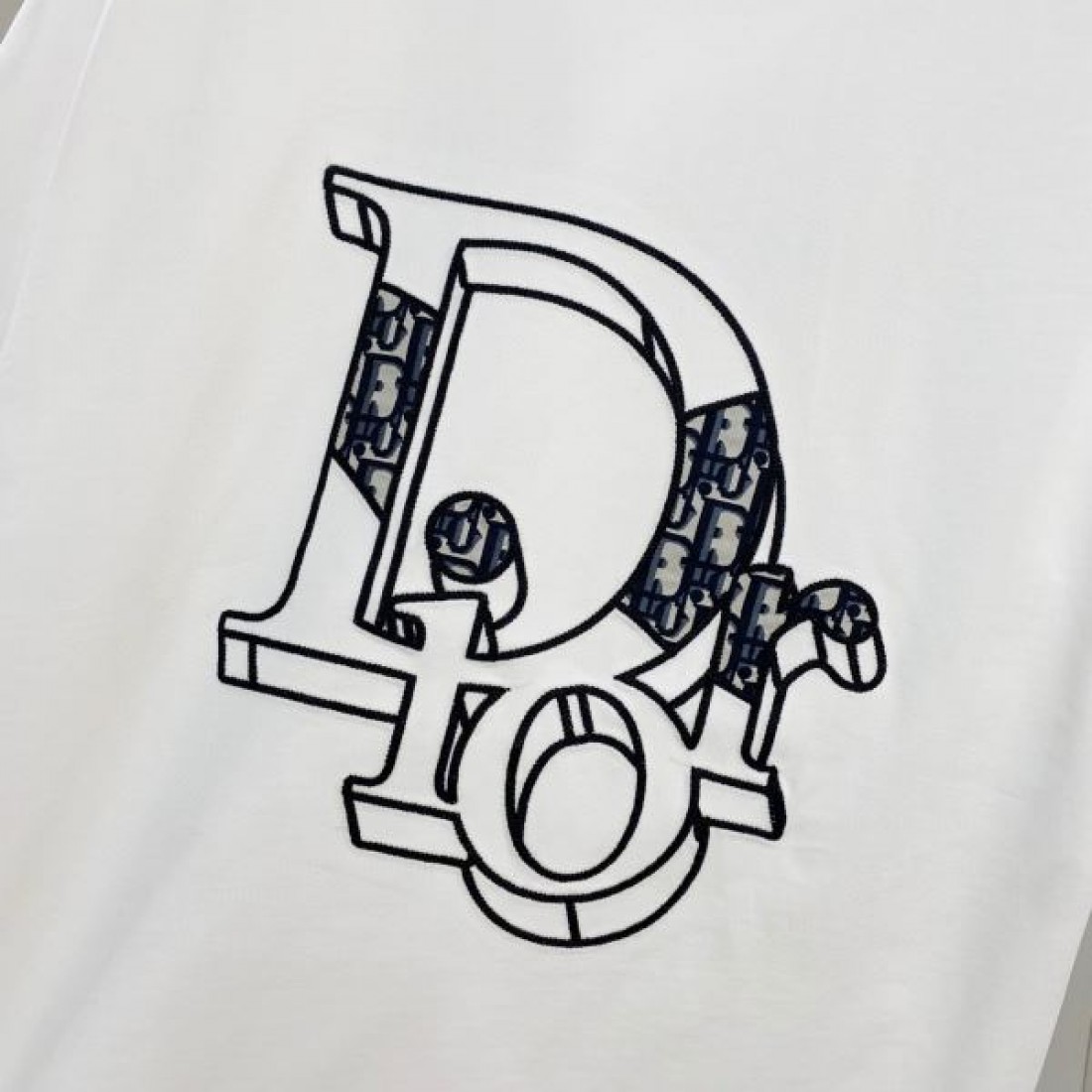 DIOR ディオール コピー 半袖Tシャツ 洗練された中に映える柔らかで