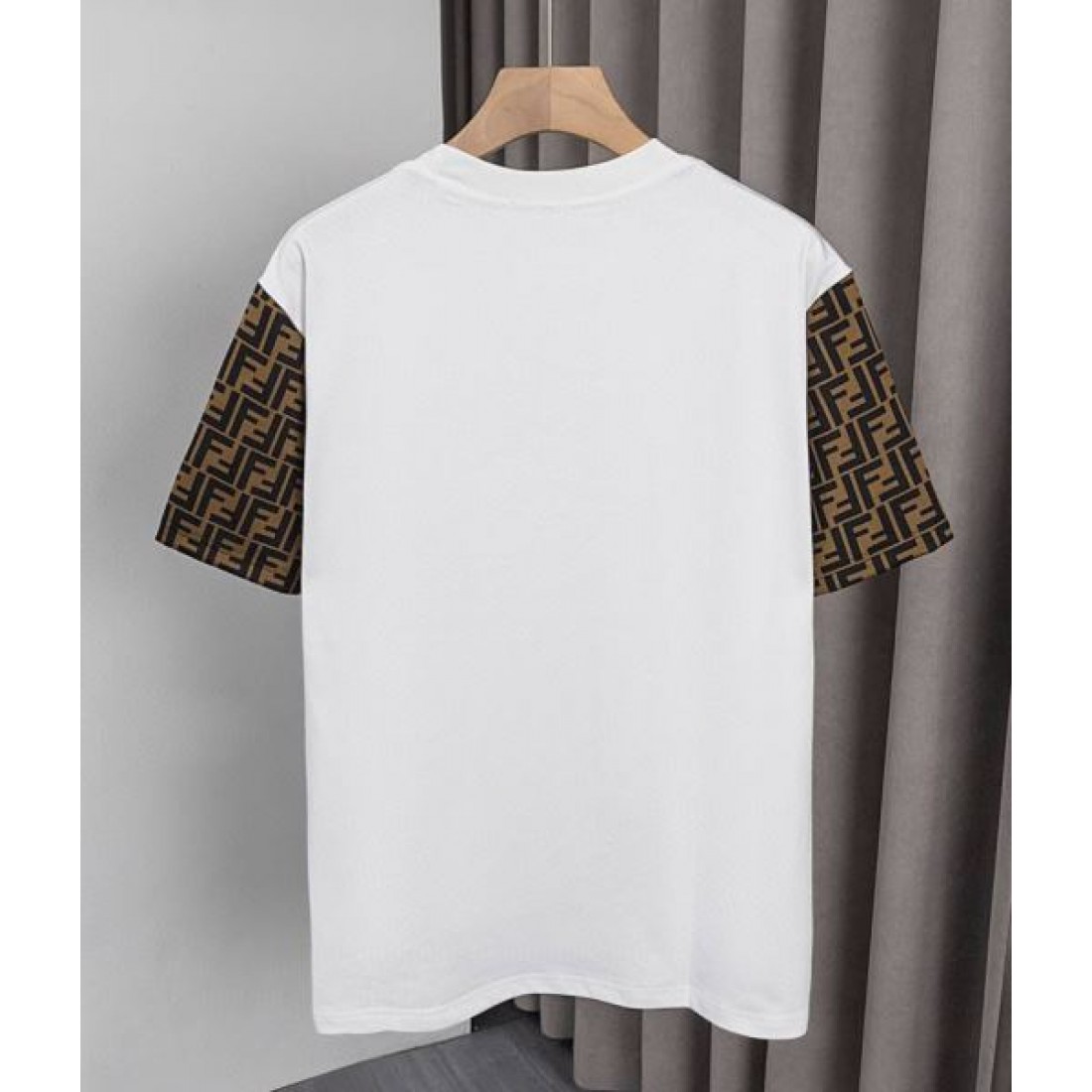 都会的なムード FENDI フェンデイ コピー 半袖Tシャツ スタイリッシュ