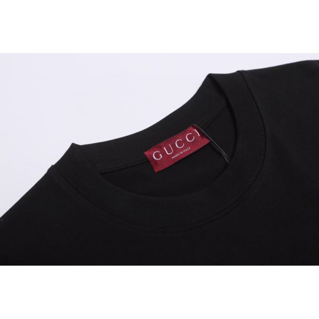  ラグジュアリーで軽やかな グッチ 偽物 半袖Tシャツ GUCCI 個性