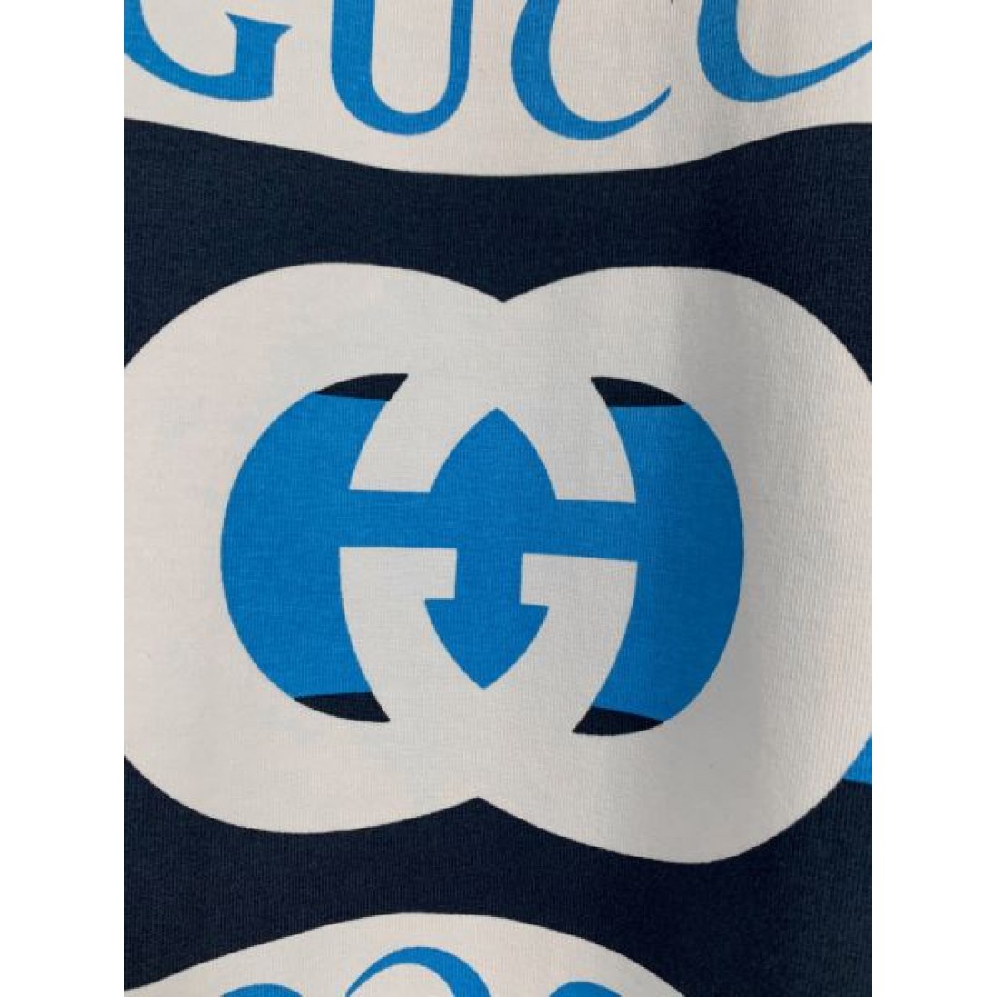 GUCCI グッチ スーパー コピー 半袖Tシャツ で魅せるシンプルかつ都会的な表情