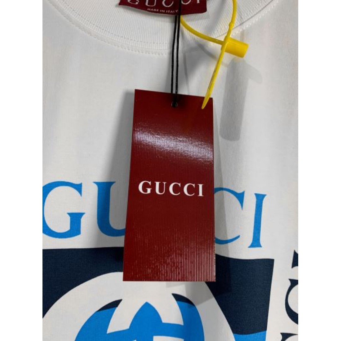 GUCCI グッチ スーパー コピー 半袖Tシャツ で魅せるシンプルかつ都会的な表情
