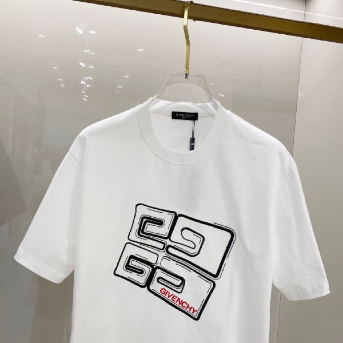 洗練された印象を与える ジバンシィ スーパー コピー 半袖Tシャツ GIVENCHY 