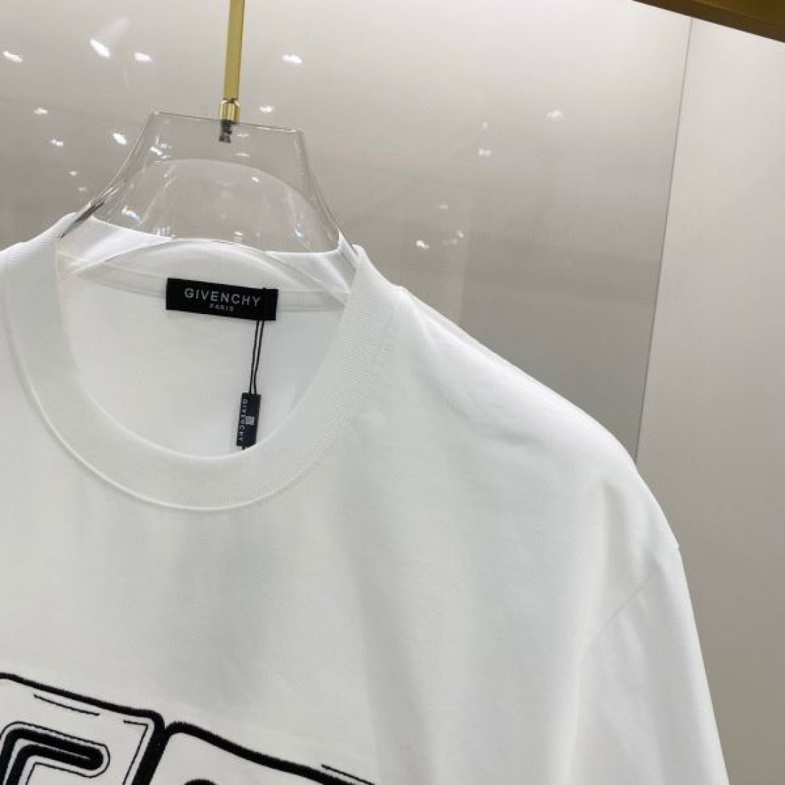  洗練された印象を与える ジバンシィ スーパー コピー 半袖Tシャツ GIVENCHY 