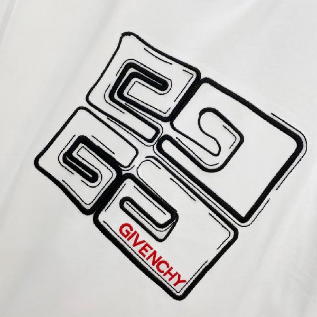  洗練された印象を与える ジバンシィ スーパー コピー 半袖Tシャツ GIVENCHY 