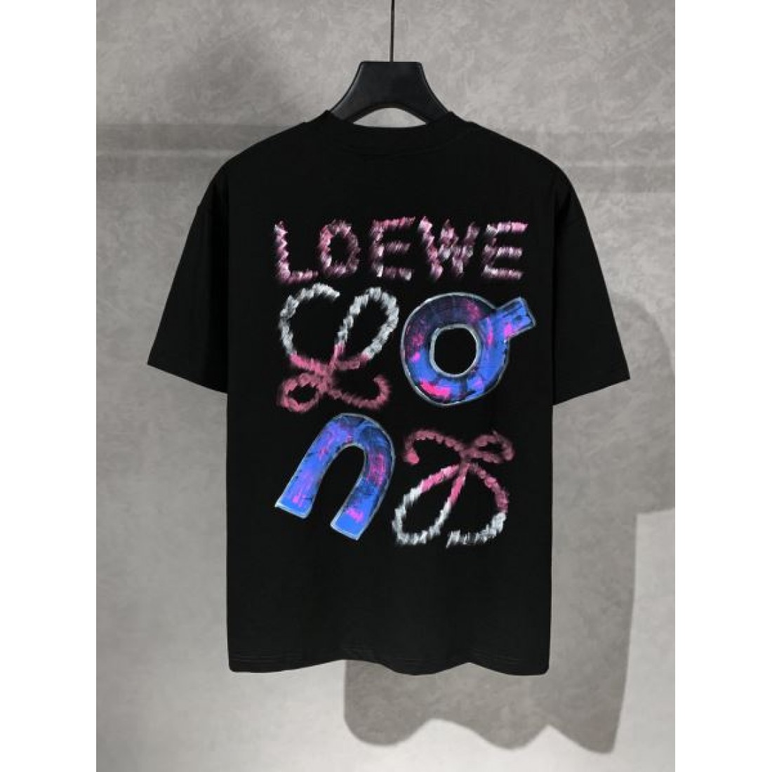 都会的でスマートなスタイルに ロエベ コピー 半袖Tシャツ LOEWE 