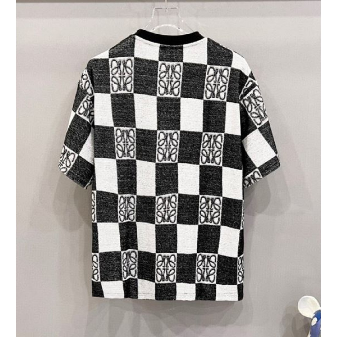 上質でクラフト感のある ロエベ コピー 半袖Tシャツ 洗練された美しさ