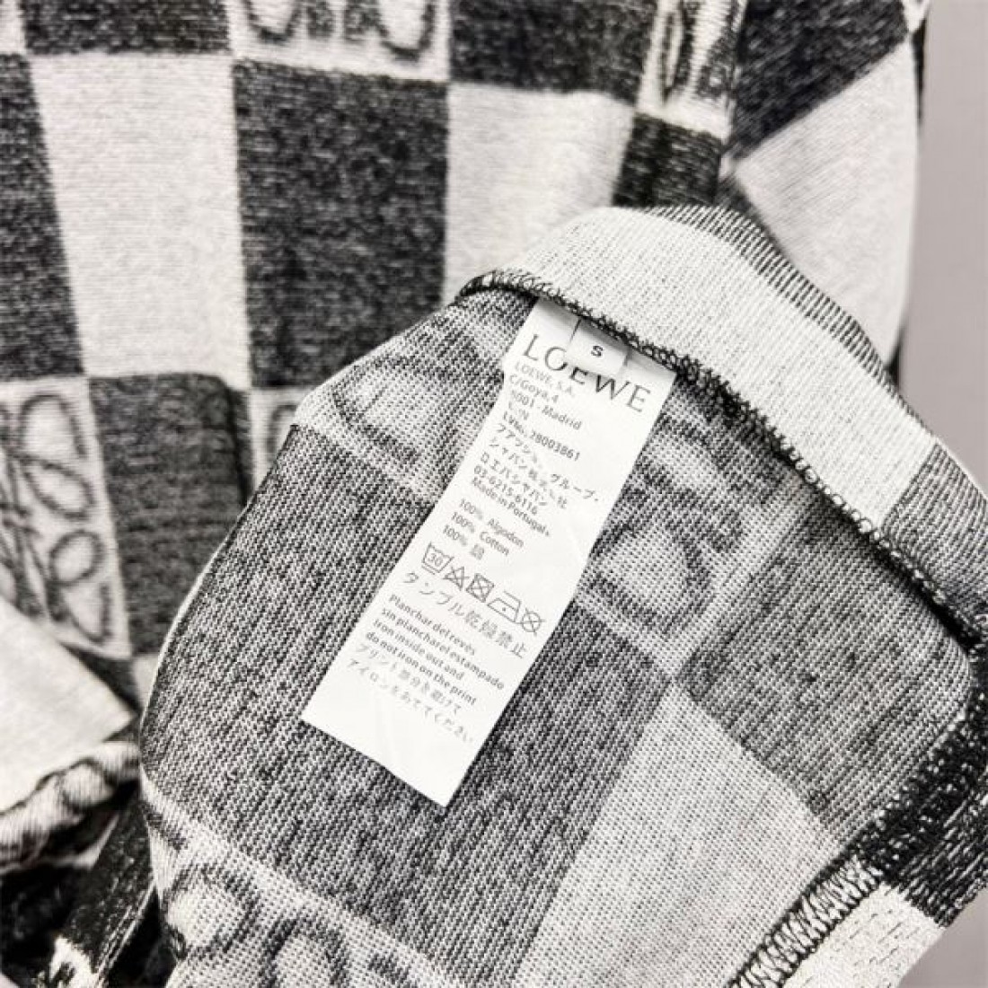 上質でクラフト感のある ロエベ コピー 半袖Tシャツ 洗練された美しさ