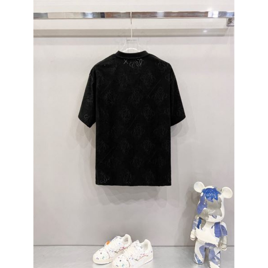 アーティスティックな LOEWE ロエベ コピー 半袖Tシャツ 控えめな高級感