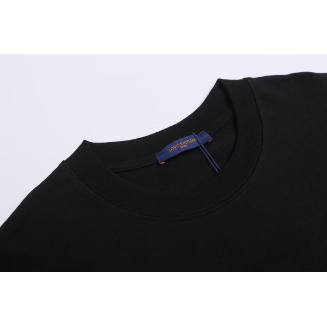 大注目の新作 LOUIS VUITTON ルイヴィトン コピー 半袖Tシャツ 高感度デザイン