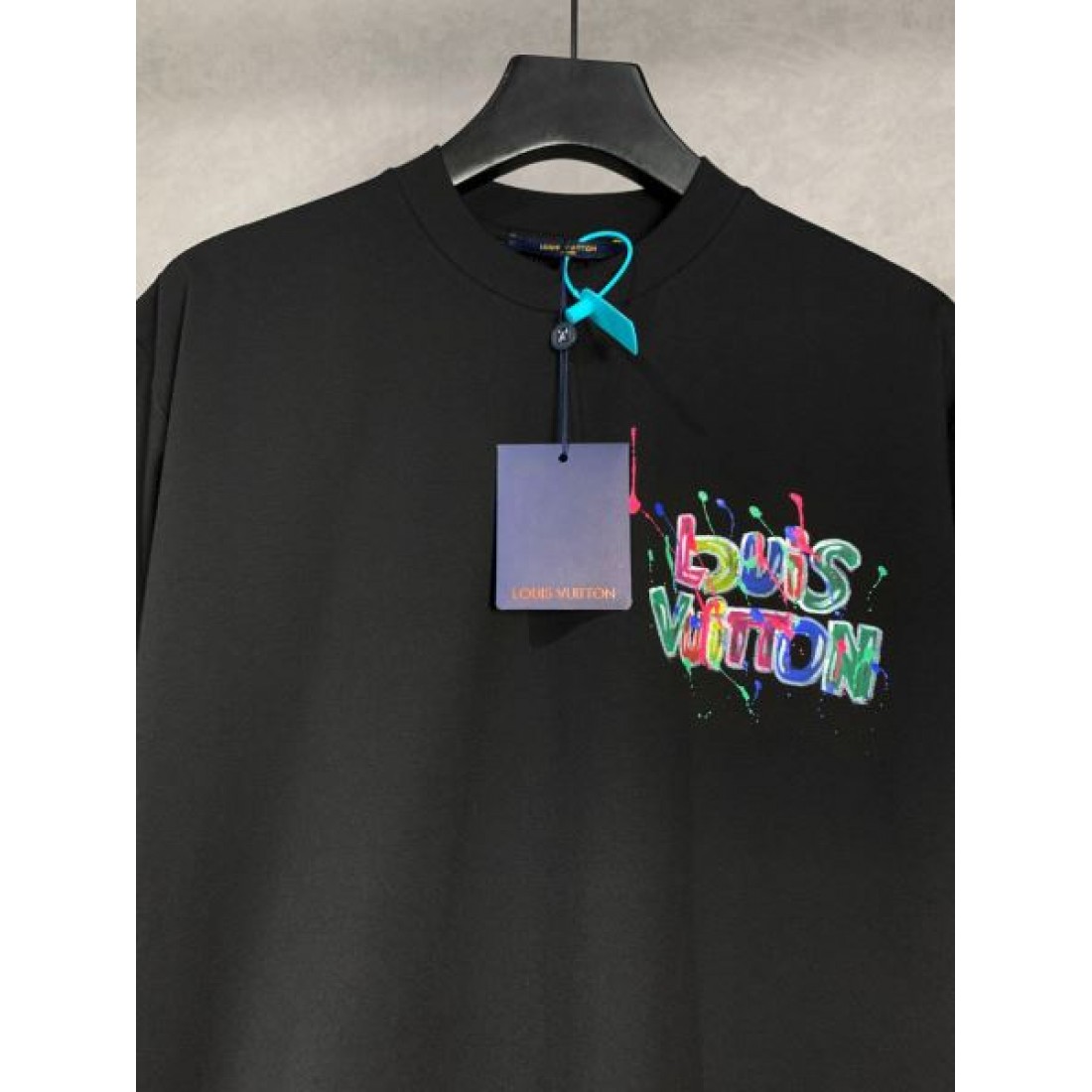 夏に映えるアイテム LOUIS VUITTON ルイヴィトン コピー 半袖Tシャツ 秋冬マストアイテム