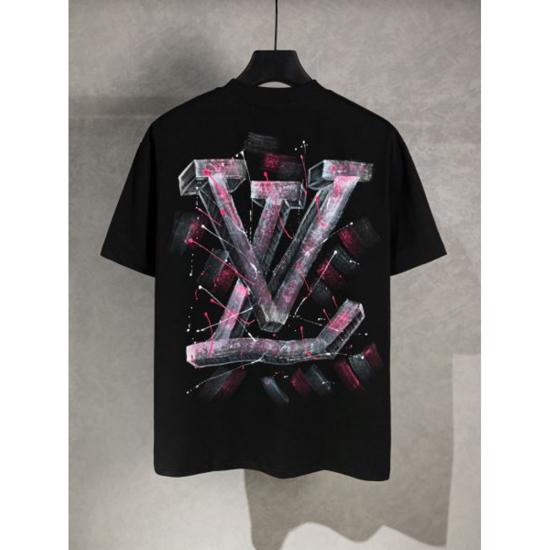 こだわり抜かれた逸品 LOUIS VUITTON ルイヴィトン コピー 半袖Tシャツ 美しいシルエット