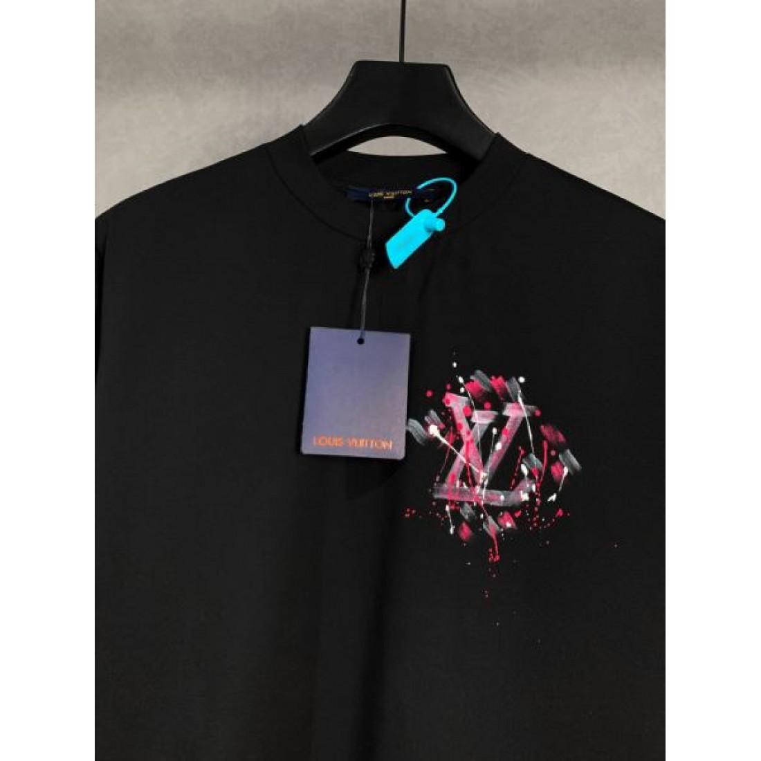 こだわり抜かれた逸品 LOUIS VUITTON ルイヴィトン コピー 半袖Tシャツ 美しいシルエット