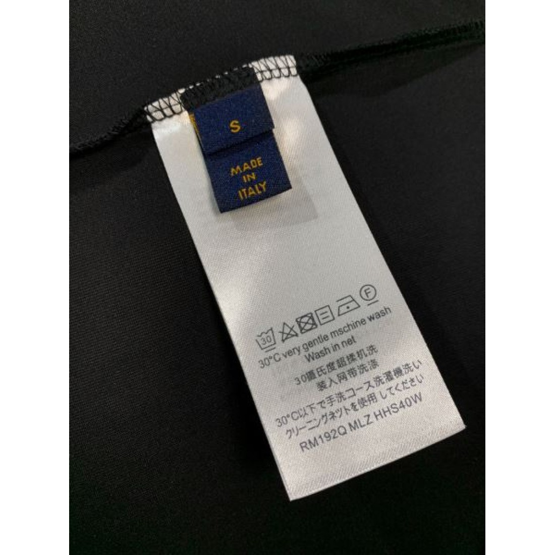 こだわり抜かれた逸品 LOUIS VUITTON ルイヴィトン コピー 半袖Tシャツ 美しいシルエット