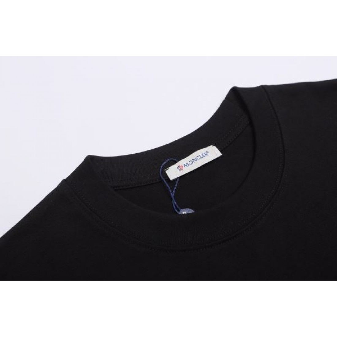 大人可愛い MONCLER モンクレール コピー 半袖Tシャツ 海外セレブ風コーデ