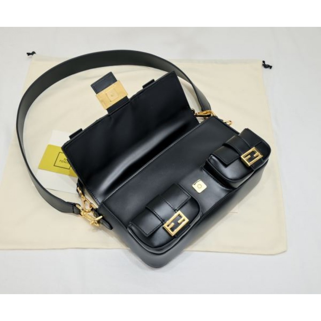 旬コーデに最適 FENDI フェンデイ コピー トートバッグ オールシーズン活躍