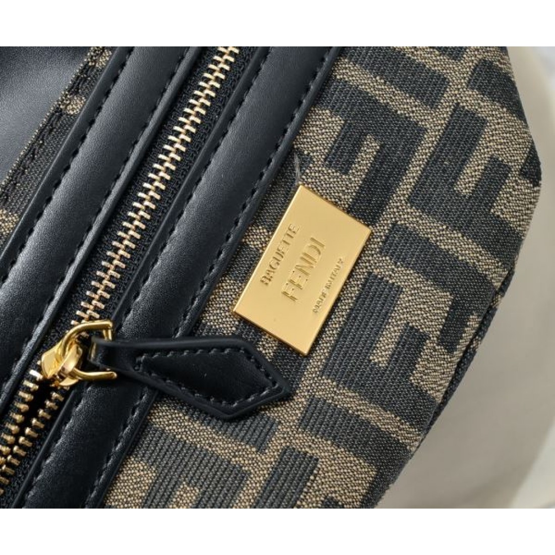 旬コーデに最適 FENDI フェンデイ コピー トートバッグ オールシーズン活躍