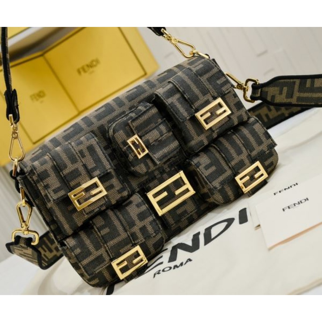 今季イチオシ FENDI フェンデイ コピー トートバッグ 季節感たっぷり